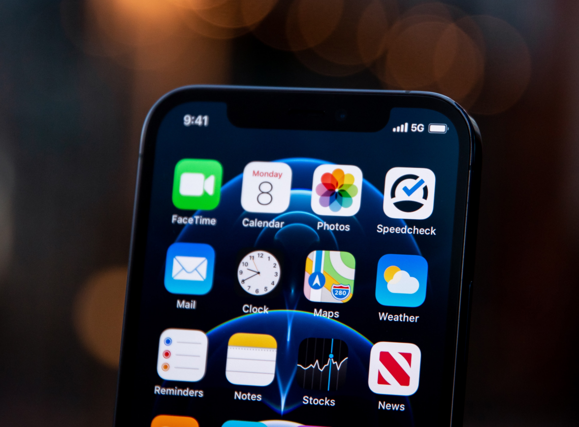 荣县苹果手机维修分享为什么 iPhone 12 在冬季会自动关机 